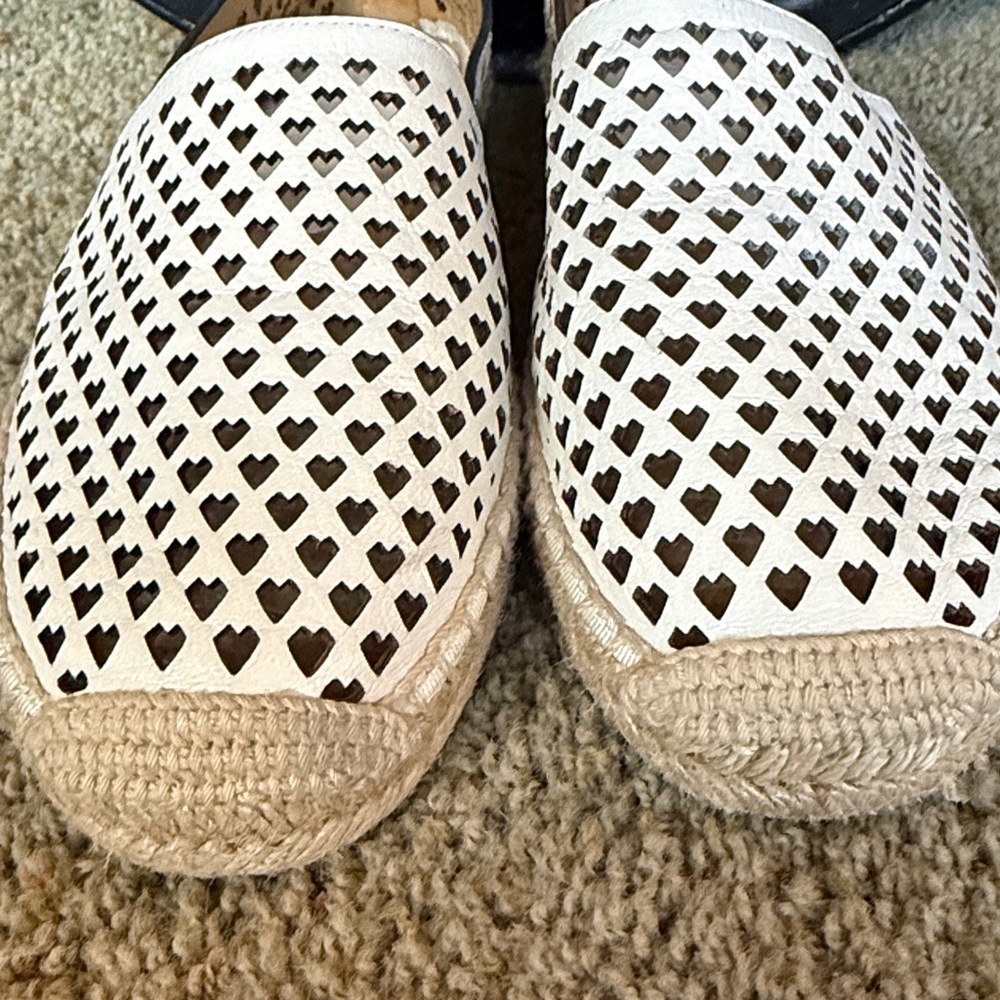 Tory Burch  Channing off-white cream, leather flat wide shoe sz 9 - Picture 3 of 8